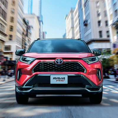 新型RAV4 PHVが登場