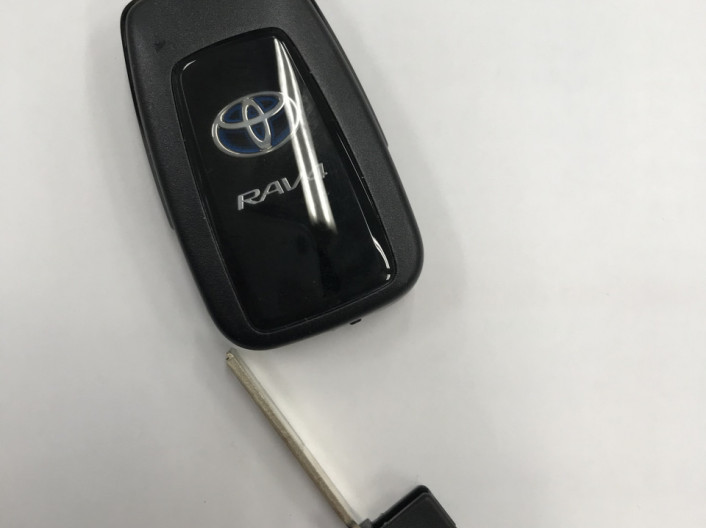 車のキーを失くした時の対処法ご存じですか？