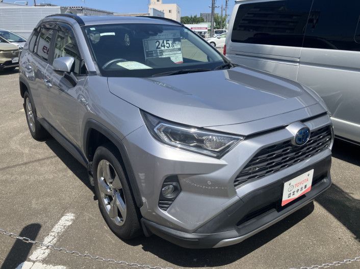 U-Car金沢御影店 中古車情報★RAV4 入荷しました★