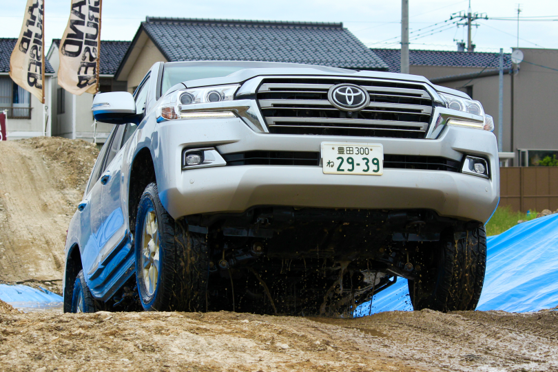 クルマが傾く タイヤが浮く ランクルフェス開催しました 石川トヨタ自動車株式会社 公式webサイト イベント フェア クルマが傾く タイヤが浮く ランクルフェス開催しました 石川トヨタ自動車株式会社 公式webサイト イベント フェア