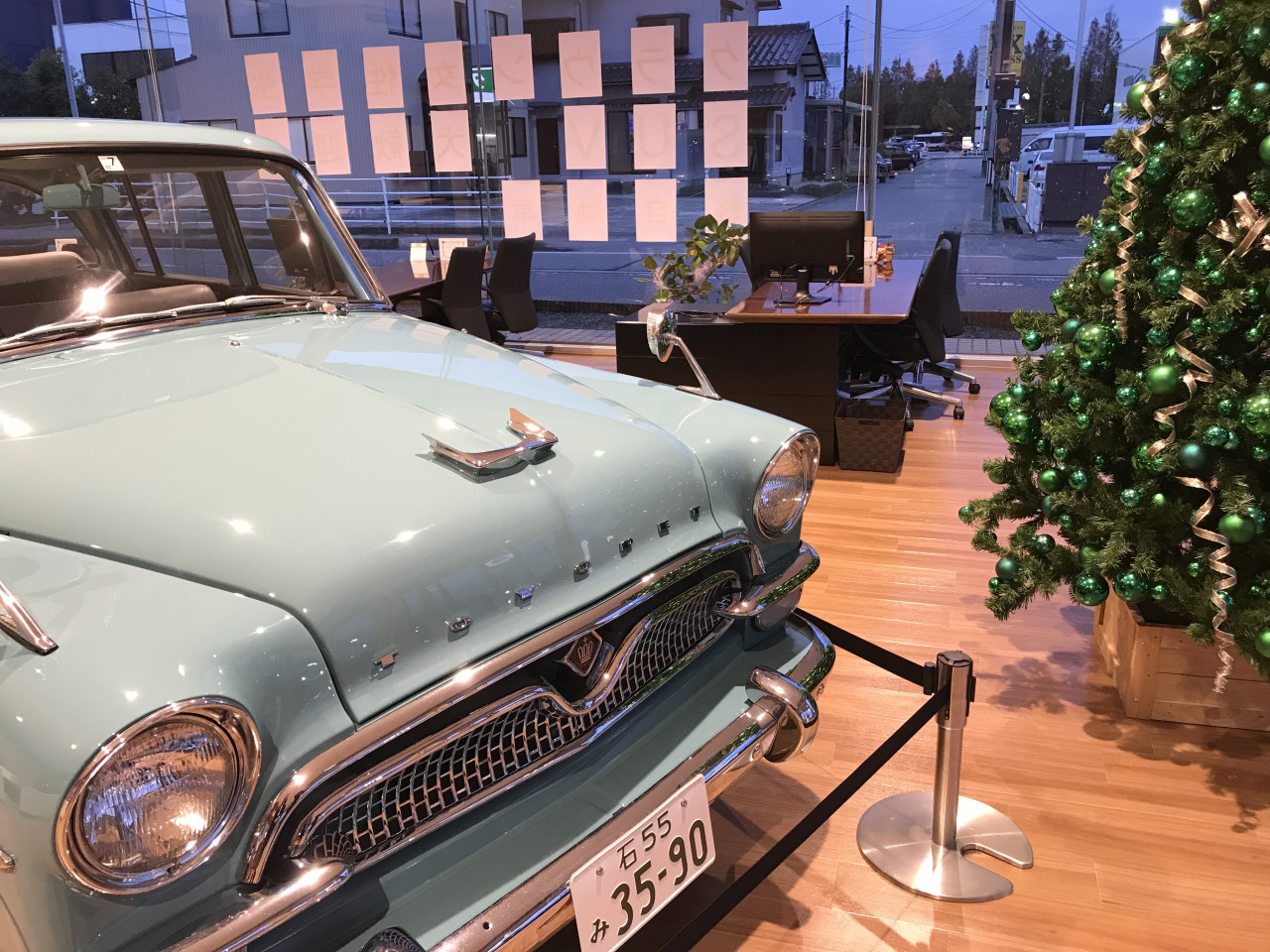 U-Car白山店にレストアクラウンがやって来た！レトロでおしゃれな初代