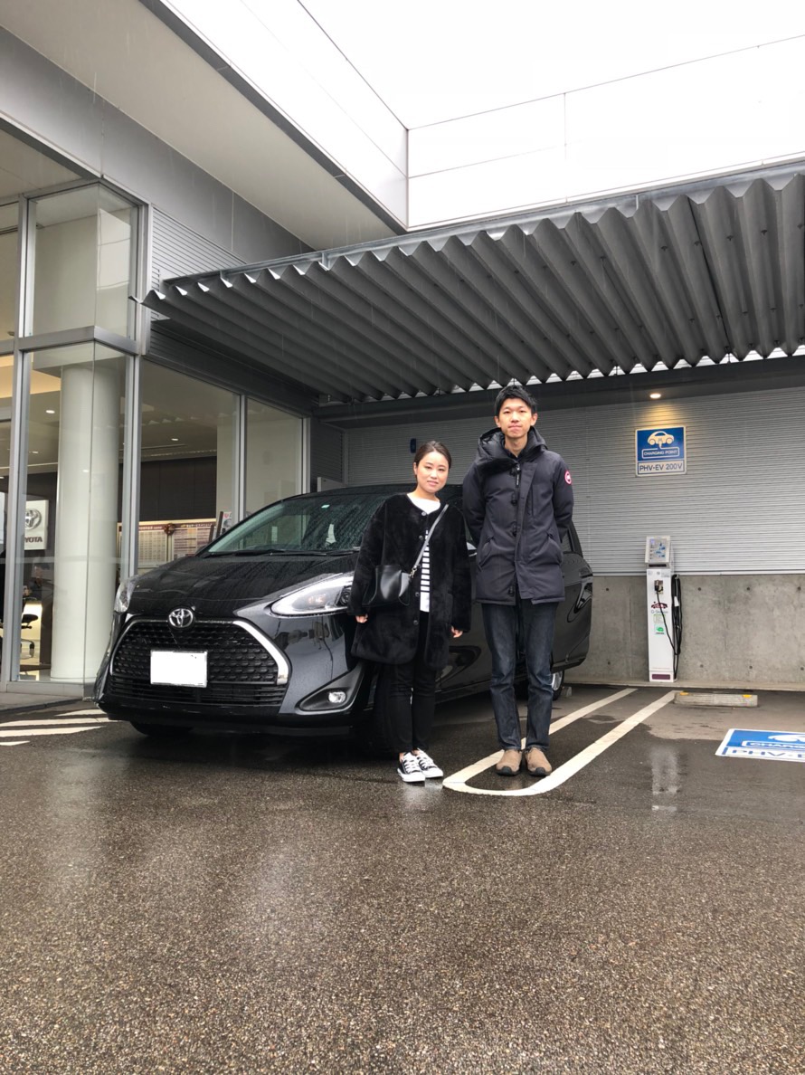 初めての車です 石川は車が必需品なんです シエンタ納車式 金沢東店 石川トヨタ自動車株式会社 公式webサイト お知らせ