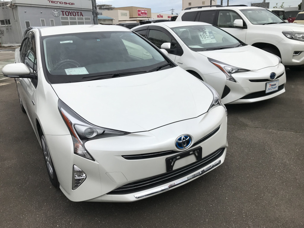 U Car金沢御影店 中古車情報 プリウス4wd現行型後期モデル 未使用車 入荷しました U Car金沢御影店 石川トヨタ自動車株式会社 公式webサイト お知らせ