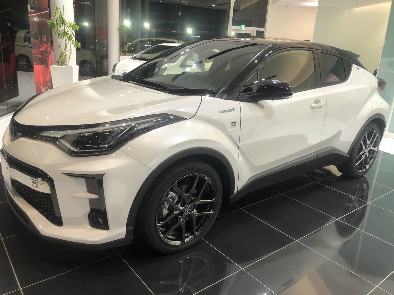新型c Hrが金沢西店にやってきました 金沢西店 石川トヨタ自動車株式会社 公式webサイト お知らせ